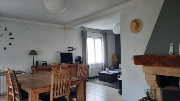 Maison de plain-pied 3 chambres, piscine et grand terrain