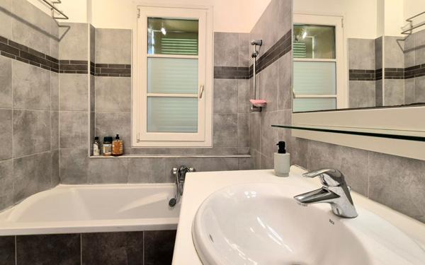 Maison à vendre    4 pièces • 49,41 m2 Fréjus