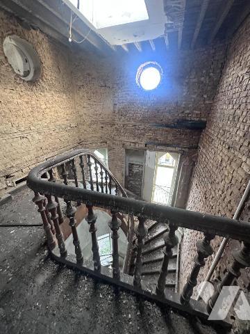  Immeuble à réhabiliter et diviser (permis obtenu) pour création de 17 logements 12 T3 et 5 T2