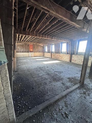  Immeuble à réhabiliter et diviser (permis obtenu) pour création de 17 logements 12 T3 et 5 T2