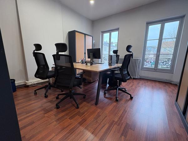 Trois bureaux Pontoise Centre Ville 41.5 m2