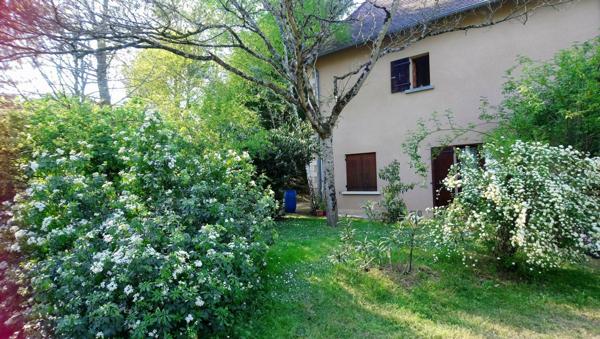 Maison charmante d'environ 130 m2 avec grand garage