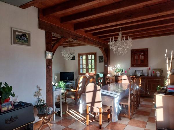 Maison charmante d'environ 130 m2 avec grand garage