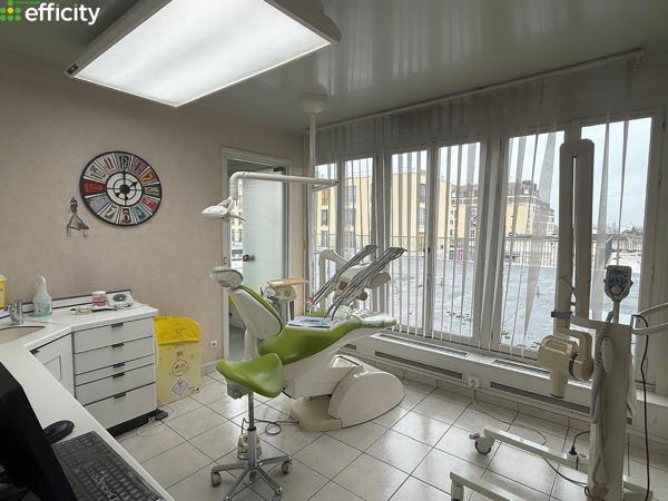 Local Commercial 7 pièces - 163 m²