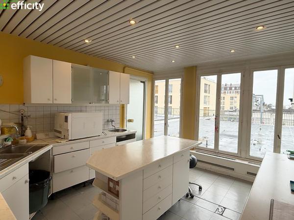 Local Commercial 7 pièces - 163 m²