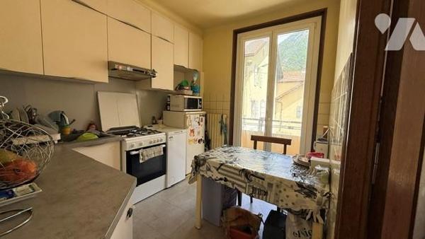 Bâtiment mixte d'habitation et d'activité professionnelle.