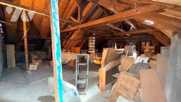 Bâtiment mixte d'habitation et d'activité professionnelle.