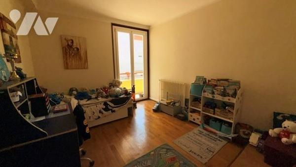 Bâtiment mixte d'habitation et d'activité professionnelle.