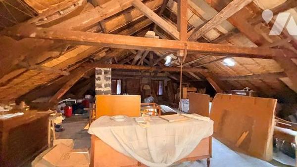 Bâtiment mixte d'habitation et d'activité professionnelle.