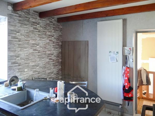 Maison à vendre 5 pièces plus grange avec terrain de 2620 m2 LAPEYROUSE (63)