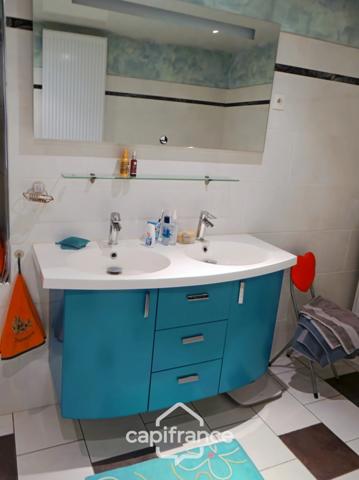 Maison à vendre 5 pièces plus grange avec terrain de 2620 m2 LAPEYROUSE (63)