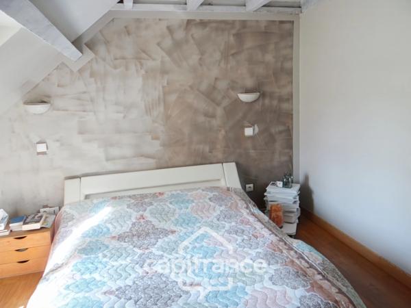 Maison à vendre 5 pièces plus grange avec terrain de 2620 m2 LAPEYROUSE (63)