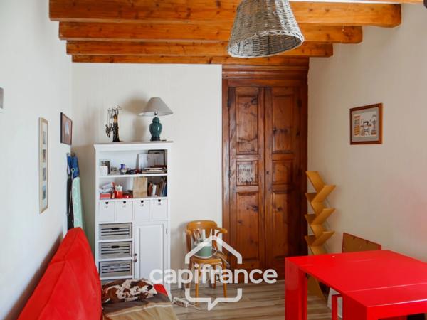 Maison à vendre 5 pièces plus grange avec terrain de 2620 m2 LAPEYROUSE (63)