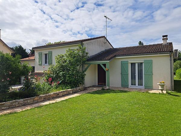Maison 6 pièces à vendre Châtellerault - 86100 / Réf: 11980