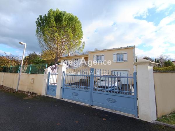 Maison à Segonzac, 16130 - 5 pièces 109m²