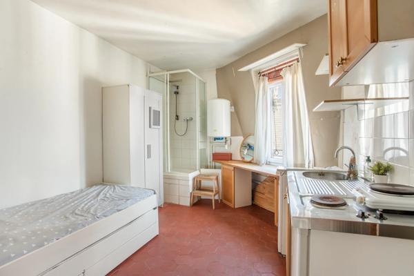 Chambre Paris 17 e - PIERRE DEMOURS