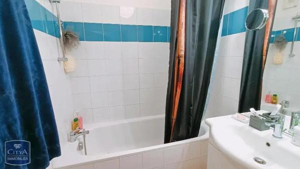 Appartement à louer 2 pièces 49.18m² Carcassonne (11000)