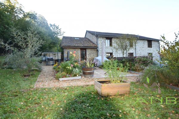 Maison de caractère dans le Parc Naturel Régional Périgord-Limousin –  Busserolles 24360