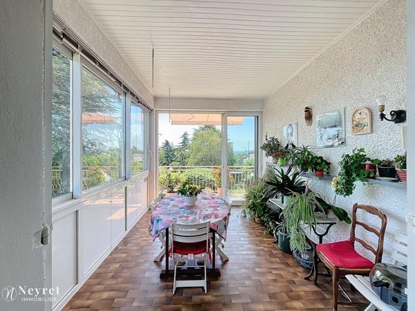 Maison 140 m² avec dépendance, deux garages sur un terrain de 530 m² – Charly (69390
