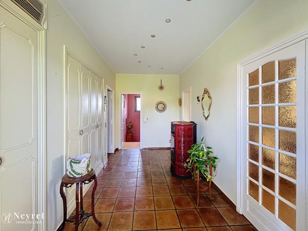 Maison 140 m² avec dépendance, deux garages sur un terrain de 530 m² – Charly (69390