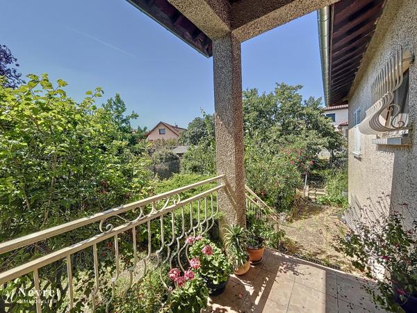 Maison 140 m² avec dépendance, deux garages sur un terrain de 530 m² – Charly (69390