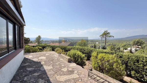 Vente                                                      Maison
                        
                     2 pièces                      57 m2                     à Fréjus