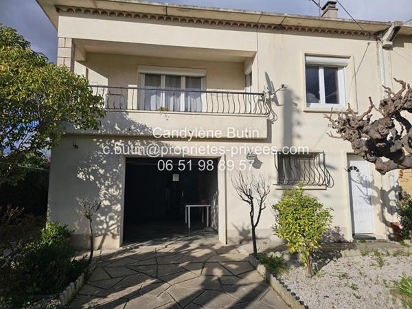 maison de ville avec extérieur et garage