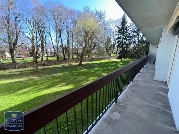 Appartement à louer 4 pièces 89.67m² Beauvais (60000)