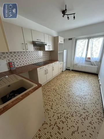 Appartement à louer 4 pièces 89.67m² Beauvais (60000)