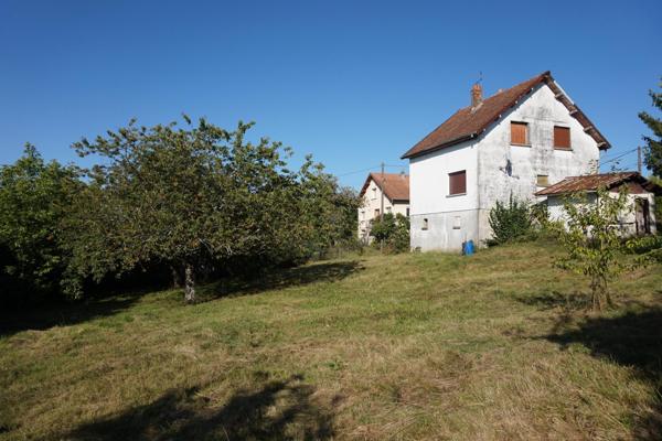 Maison de 85m² à rénover sur un terrain constructible de 1700m².