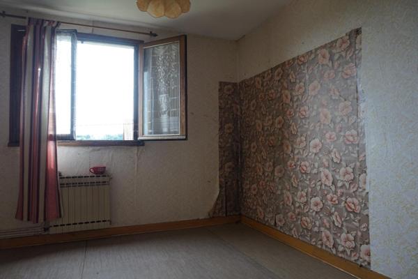 Maison de 85m² à rénover sur un terrain constructible de 1700m².