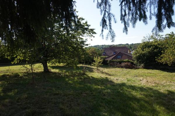 Maison de 85m² à rénover sur un terrain constructible de 1700m².