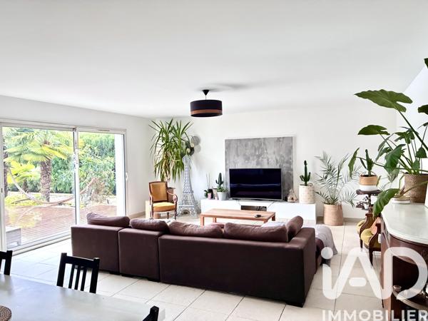 Maison à vendre 6 pièces 170 m² Le Taillan-Médoc