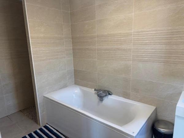 Maison moderne familiale, calme, aucun travaux.