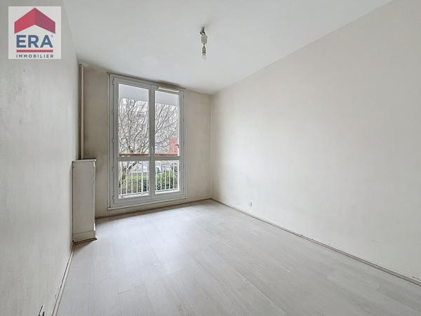 A VENDRE - 4 PIECES 74m² + BOX