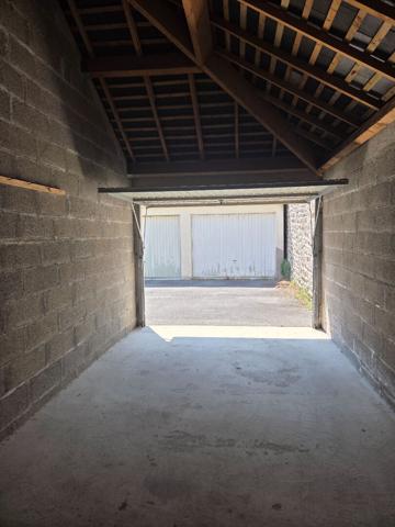 -GARAGE 18m²- Location annuelle , Concarneau