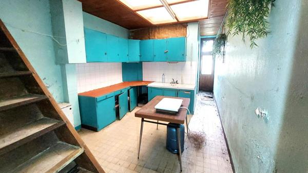 Maison de ville à rénover, 2 chambres Jardin