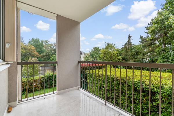 Appartement Le Pecq 5 pièce(s) 83.52 m2 €300 000 ** - Référence 17145