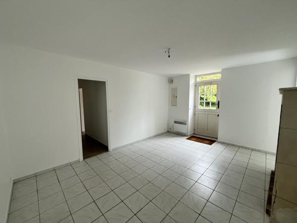 Maison à louer 1 250 € CC Chanceaux-sur-Choisille 5 p 108 m² DPE E