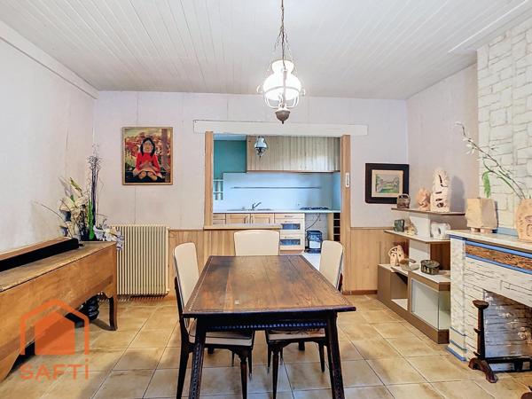 Maison avec atelier spacieux.