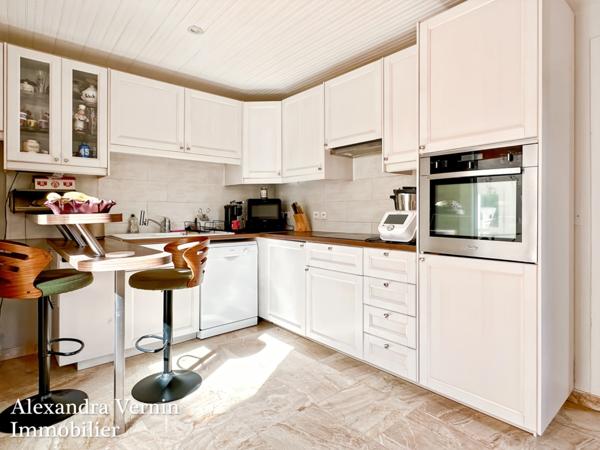 Charmante maison familiale 4 chambres entourée d'un agréable jardin arboré