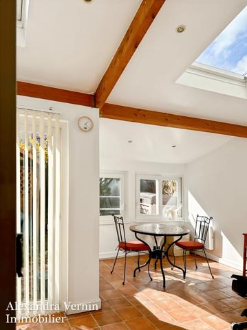 Charmante maison familiale 4 chambres entourée d'un agréable jardin arboré