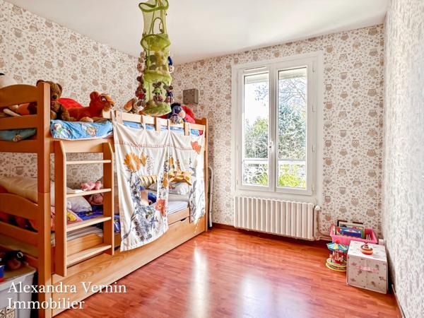 Charmante maison familiale 4 chambres entourée d'un agréable jardin arboré