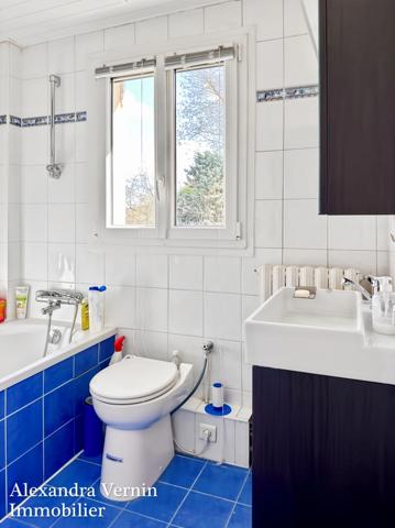 Charmante maison familiale 4 chambres entourée d'un agréable jardin arboré