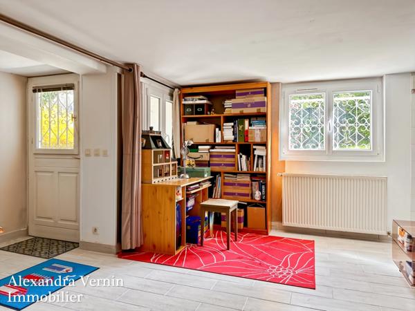 Charmante maison familiale 4 chambres entourée d'un agréable jardin arboré