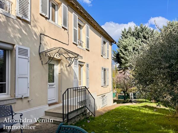Charmante maison familiale 4 chambres entourée d'un agréable jardin arboré