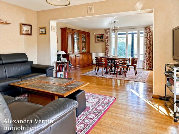 Charmante maison familiale 4 chambres entourée d'un agréable jardin arboré