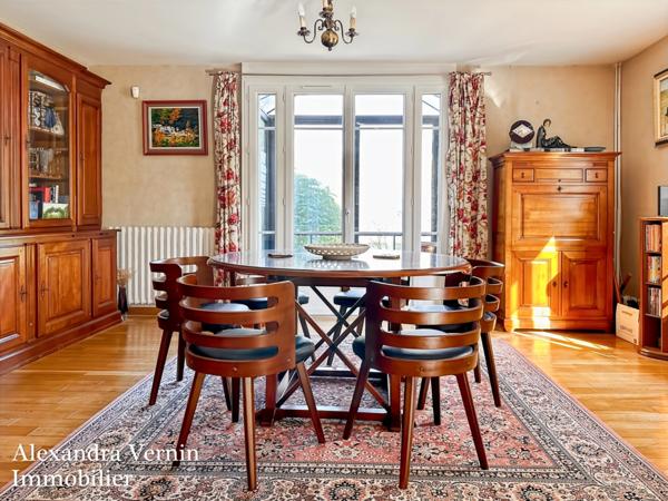 Charmante maison familiale 4 chambres entourée d'un agréable jardin arboré