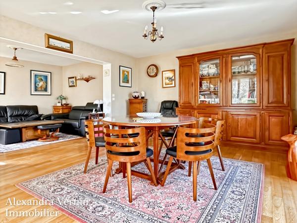 Charmante maison familiale 4 chambres entourée d'un agréable jardin arboré