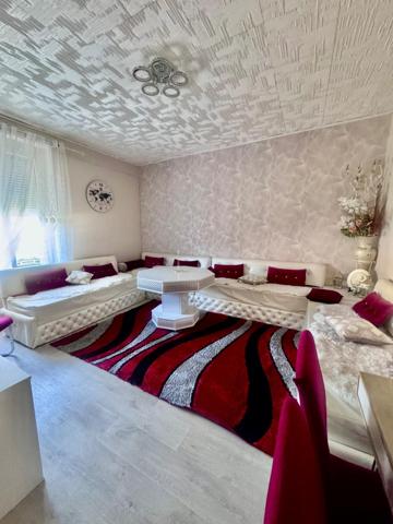 Maison à LE CHAMBON-FEUGEROLLES, 42500 - 9 pièces 218m²